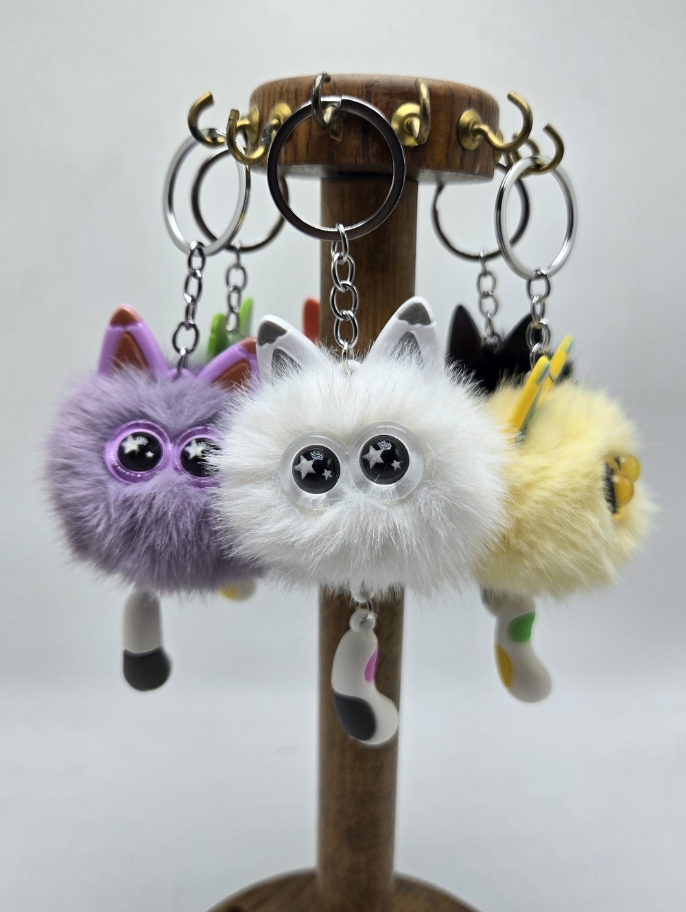 NWOT Kawaii Pom-Pom Cat Key Chain Faux Fur Articulated Tail Keyring Purse Charm